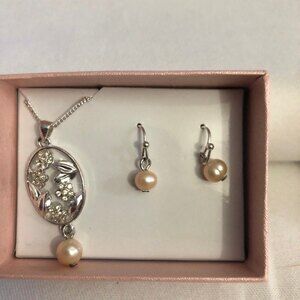 Pink Pearl Pendant Necklace & Pierced Earrings Set NIB